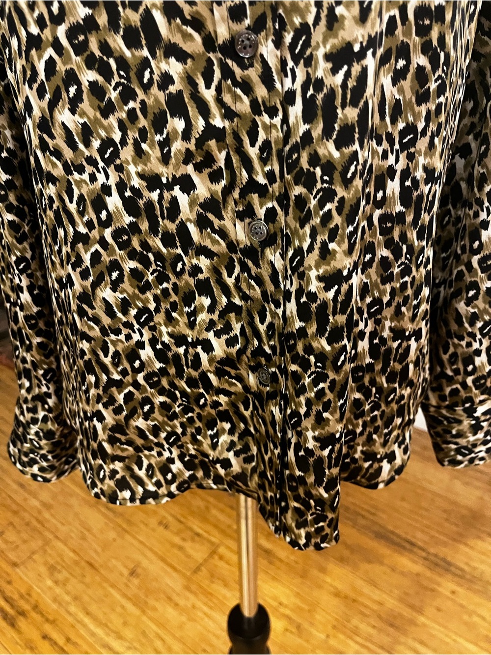 Equipment $185 "Brett" Leopard-Print Button-Down Shirt. - Picture 4 of 8
